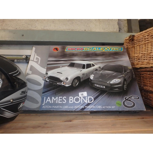 19 - JAMES BOND MICRO SCALEXTRIC SET