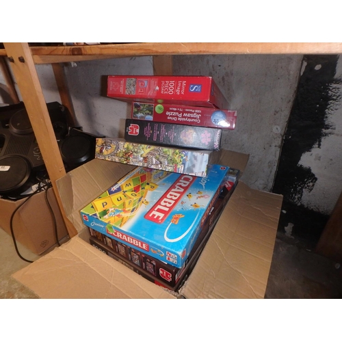 59 - BOX OF VARIOUS PUZZLES/BOARD GAMES