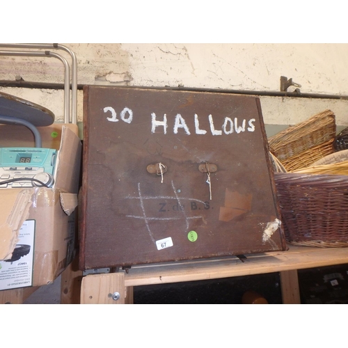 67 - VINTAGE TRAVEL TRUNK/BOX