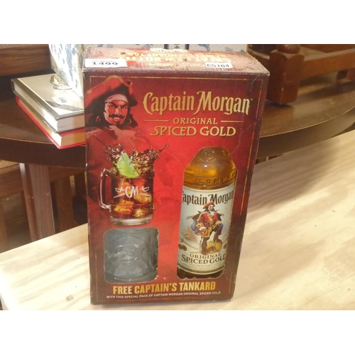 1499 - CAPTAIN MORGANS SPICED GOLD GIFT SET (BALO 21 +)