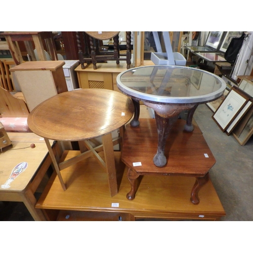 1771 - 3 X ROUND SIDE TABLES