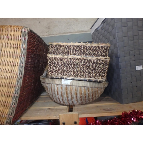 6 - VARIOUS RUSH BASKETS