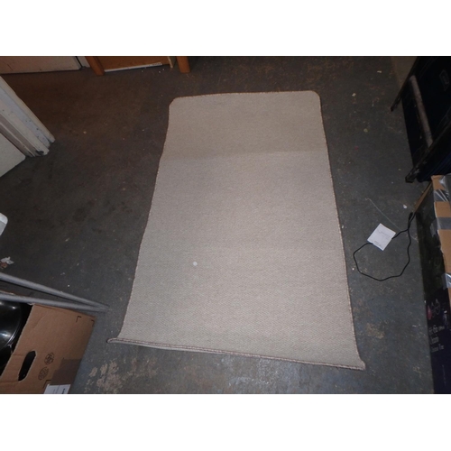 335 - CREAM RUG