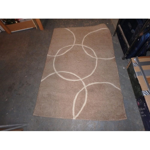 517 - CREAM PATTERNED RUG