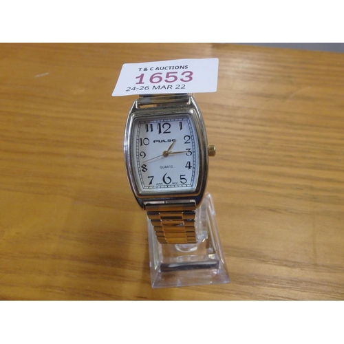 pulse-silver-and-gold-co-oured-watch