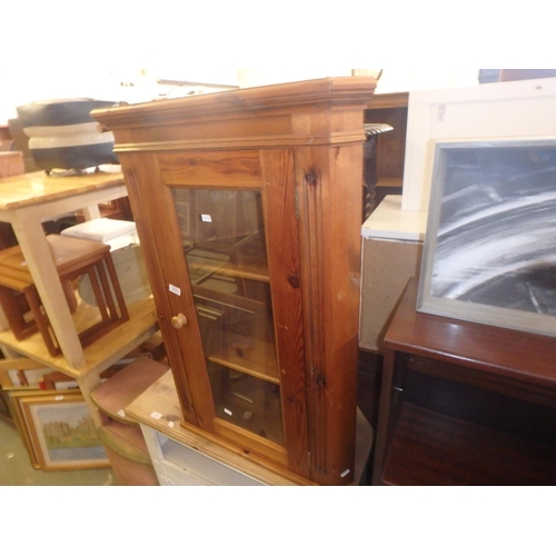 2231 - GLASS DOOR CORNER CABINET