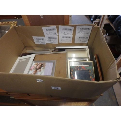 2241 - BOX OF MIXED PICTURE FRAMES