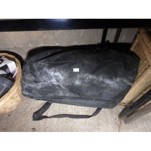 543 - VELBON TRIPOD AND PHOTOGRAHIC ITEMS IN LARGE HOLDALL