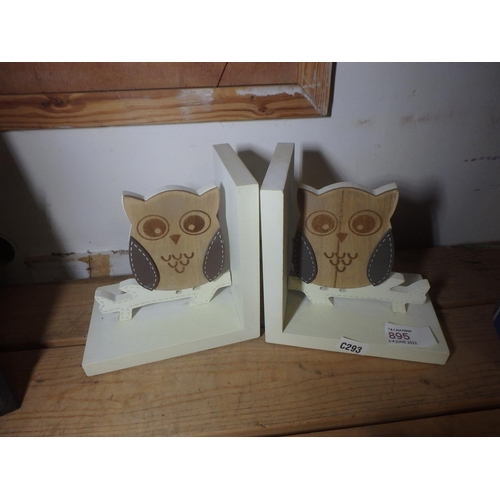 895 - PAIR OF OWL BOOKENDS