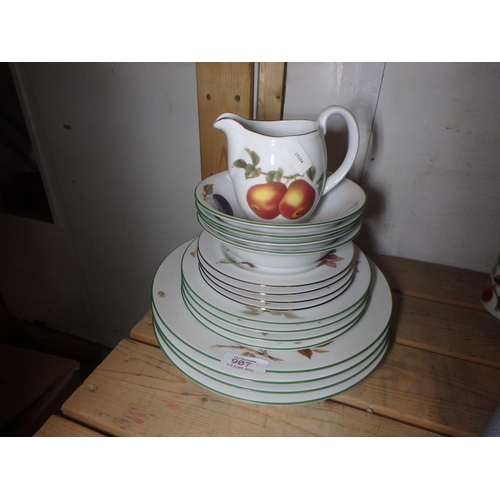 907 - ROYAL WORCESTER EVESHAM DESIGN CROCKERY