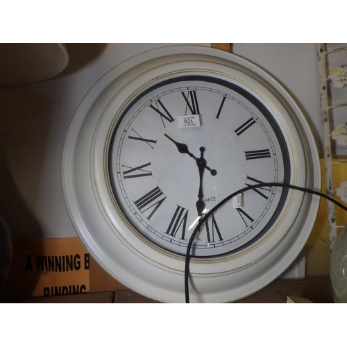 921 - LARGE QUARTZ KITCHEN CLOCK