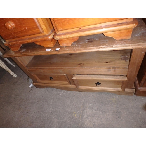 975 - PINE ENTERTAINMENT UNIT