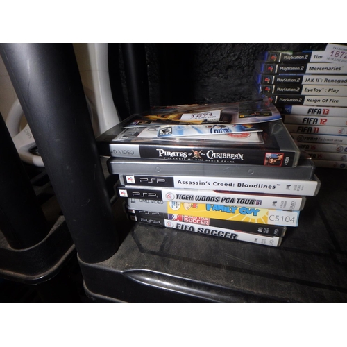 1871 - BUNDLE OF PSP GAMES AND CASES