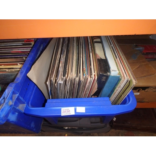 2030 - TUB OF MIXED RECORDS