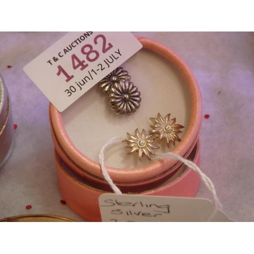 1482 - TWO PAIRS OF STERLING SILVER DAISY EARRINGS