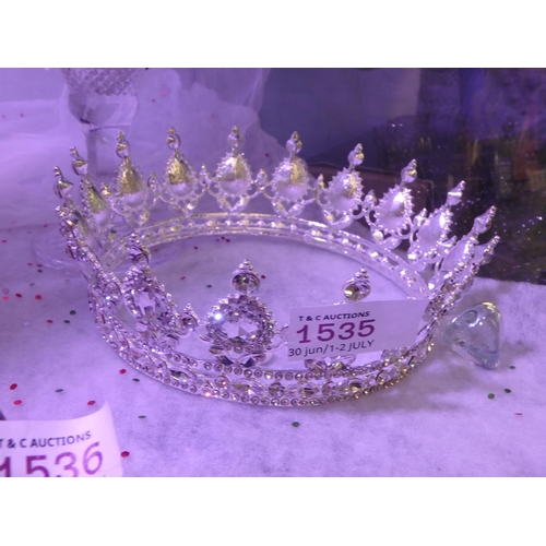 1535 - BEAUTIFUL CROWN TIARA , IDEAL FOR ANY BRIDE OR QUEEN