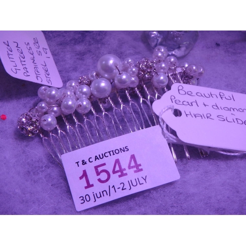 1544 - PEARL AND DIAMONTE HAIR SLIDE