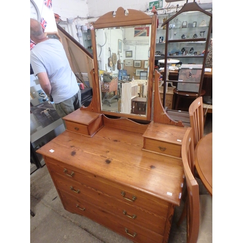 712 - 3 DRAWER DRESSING TABLE WITH BEVELLED EDGE MIRROR