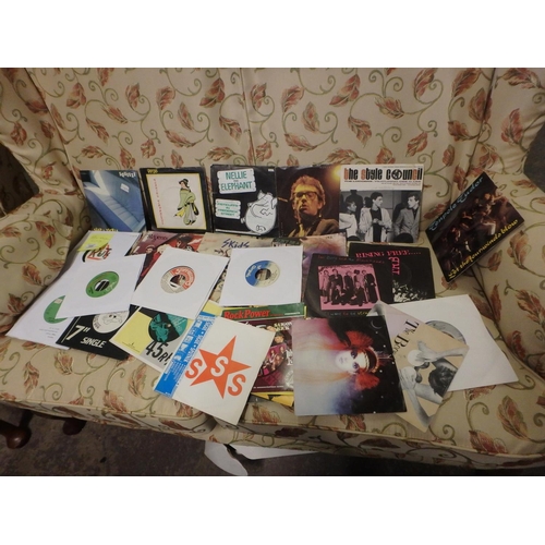 906 - BUNDLE OF PUNK ROCK SINGLES 45S