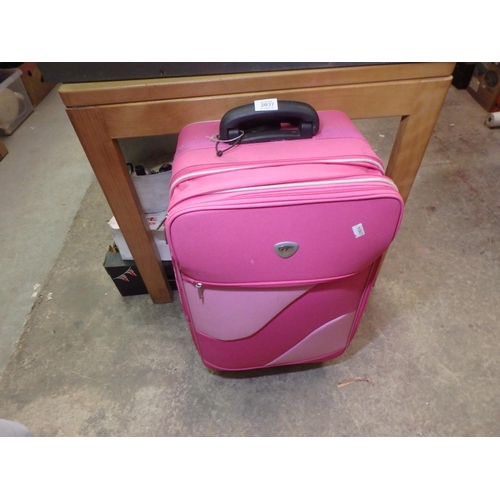 2037 - PINK I T TRAVEL CASE ON CASTERS