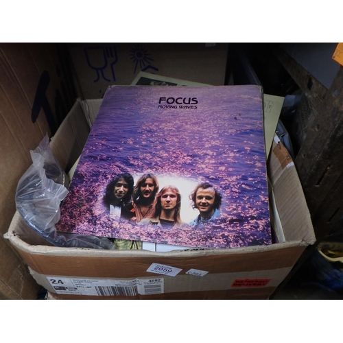 2059 - BOX OF RECORDS AND ODDS