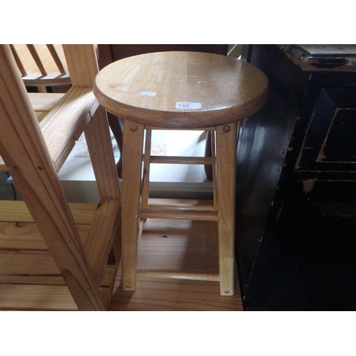 740 - PINE STYLE STOOL