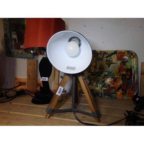 2177 - MODERN TRIPOD TABLE LAMP