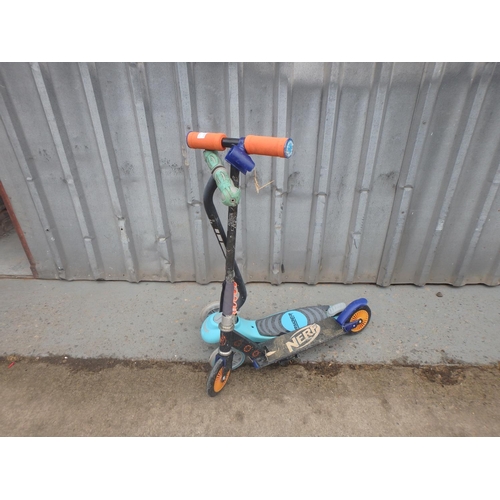 22 - 2 CHILDS SCOOTERS