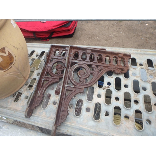 68 - 2 CAST IRON WALL BRACKETS