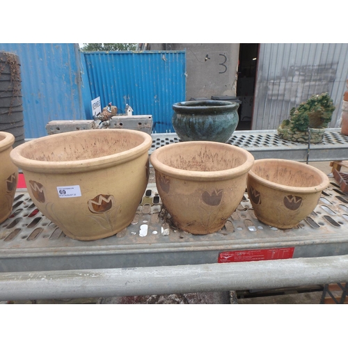 69 - 3 GLAZED POTS