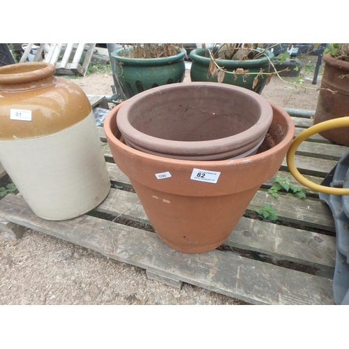 82 - LARGE TERRACOTTA POT AND GLAZED POT