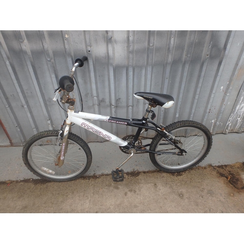 9 - MAGNA SCREAMER CHILDS BMX