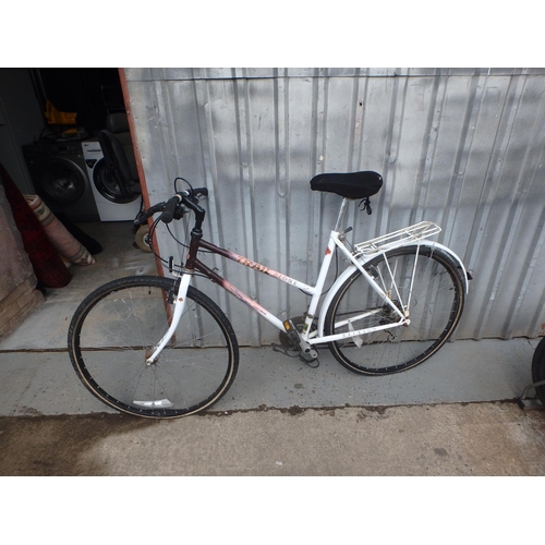 21 - RALEIGH PIONEER TRAIL LADIES SHOPPPING BIKE