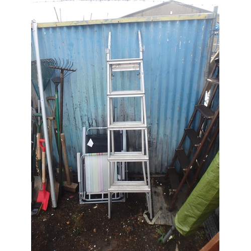 229 - ALUMINIUM STEP LADDER