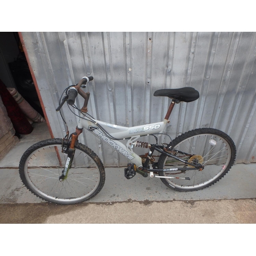 6 - SHOCKWAVE SUSI550 MOUNTAIN BIKE