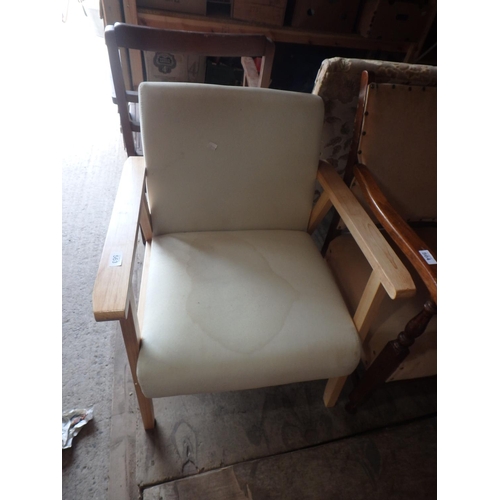 563 - RECEPTION CHAIR