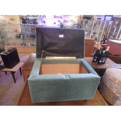 629 - MODERN STORAGE FOOT STOOL