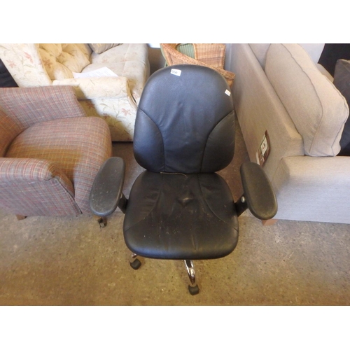 660 - ADJUSTABLE OFFICE CHAIR