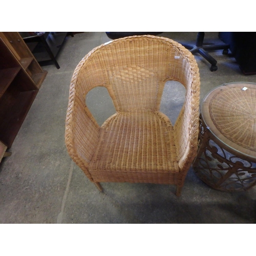 667 - WICKER CONSERVATORY CHAIR