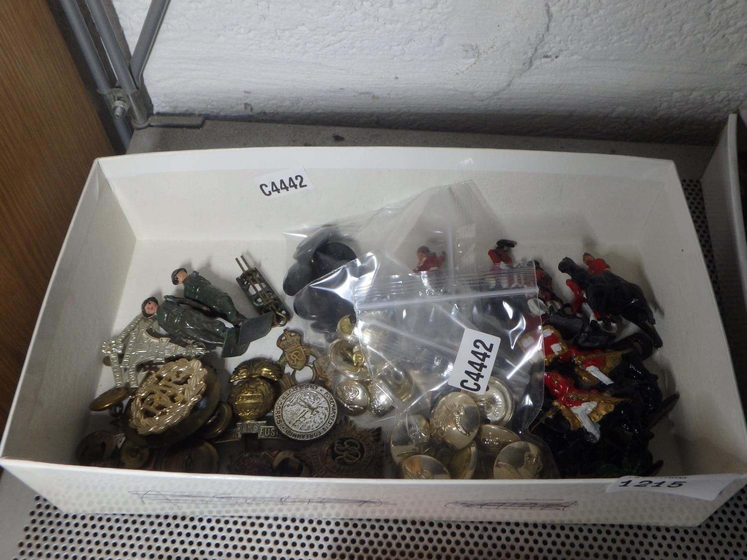 BOX OF DIE CAST METAL TOY SOLDIERS AND MILITARY BUTTONS AND BADGES