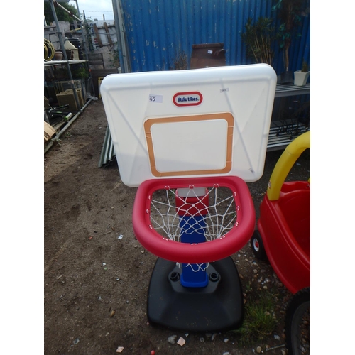 45 - LITLLE TIKES NETBALL STAND