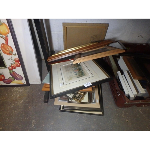 1031 - STACK OF VARIOUS PRINTAS AND FRAMES