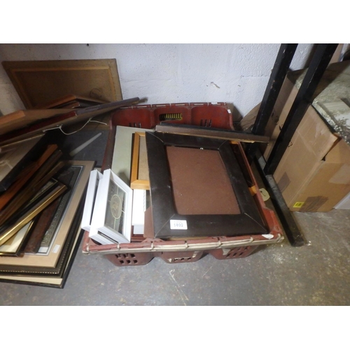 1032 - CRATE OF VARIOUS PICTURE FRAMES