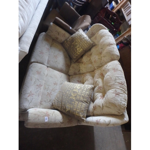 790 - 2 SEATER SOFA WITH 2 CUSHIONS