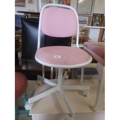 817 - PINK SWIVEL CHAIR