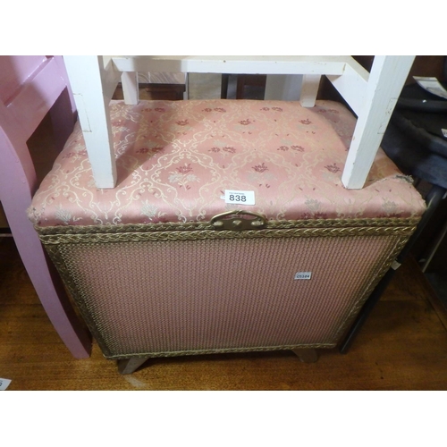 838 - BLANKET BOX