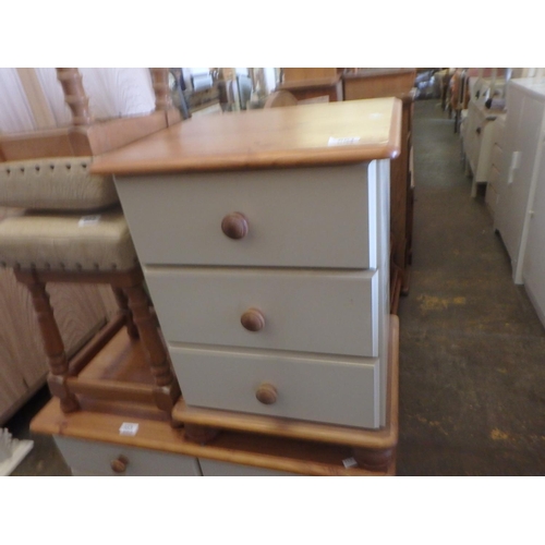 861 - PINE 3 DRAWER BEDSIDE UNIT