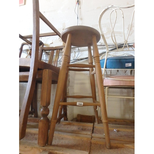 946 - PINE BAR STOOL