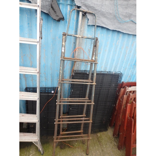 251 - VINTAGE STEP LADDER