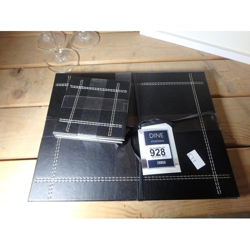 BRAND NEW SET OF FOUR PLACEMATS AND COASTERS